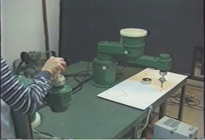 理想的筋運動感覚を与えるバイラテラル制御