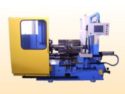 異形形状が成形可能なスピニング加工機